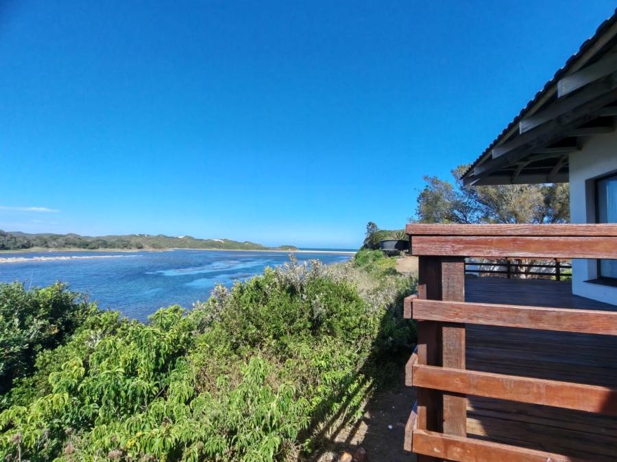 3 Bedroom Property for Sale in Boknesstrand Eastern Cape